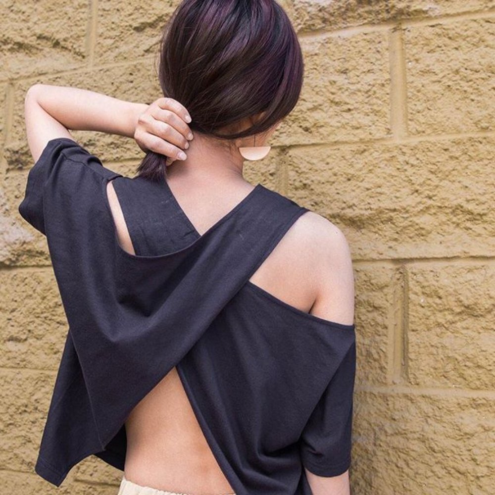 OAK + FORT DARK NAVY COLD SHOULDER T SHIRT